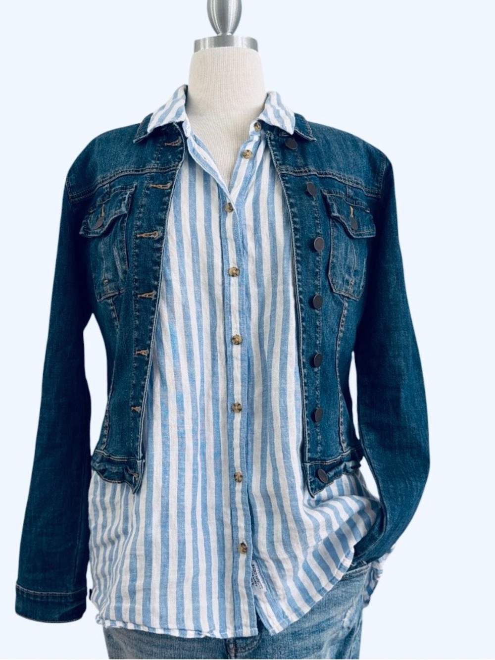 KUT - from the Kloth Blue Denim Jacket 🧥 - Picture 6 of 9